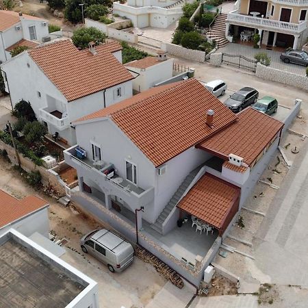 Gavran Apartment 维耶拉克 外观 照片