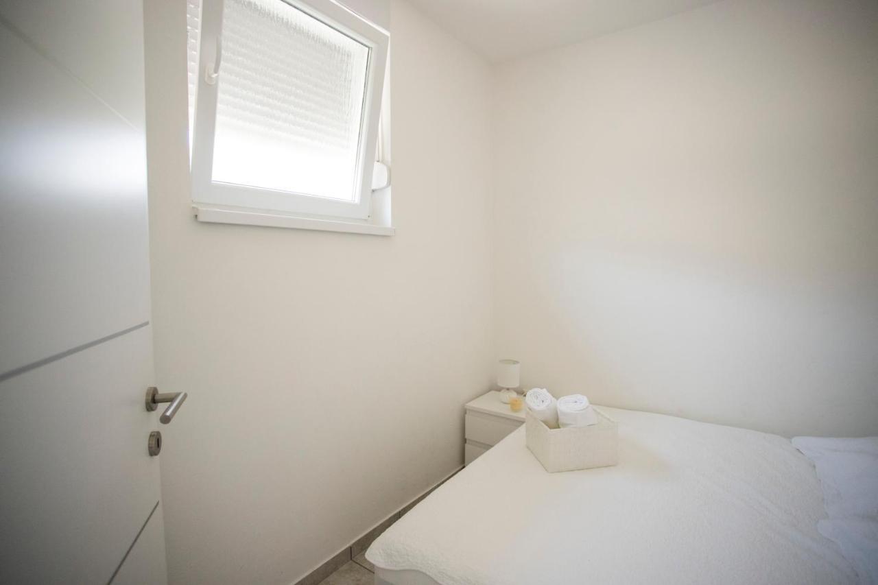 Gavran Apartment 维耶拉克 外观 照片